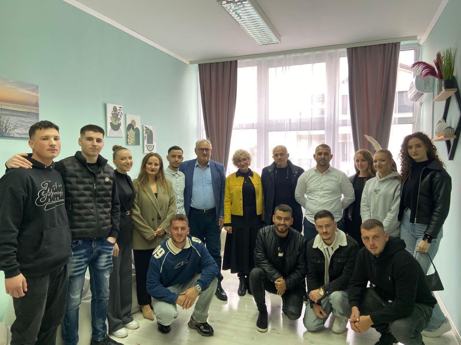 Studentat e Fakultetit të Mjekësisë në UFAGj fitojnë grant për “Dhomën e Shëndetit Mendor”